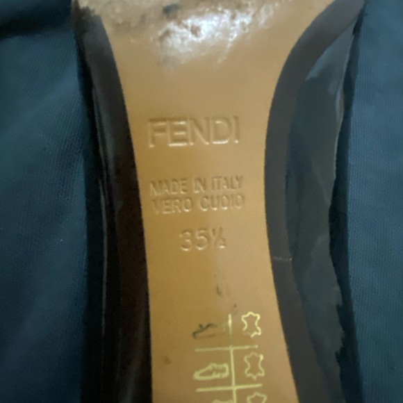 Vintage FENDI kitten heels! - Picture 5 of 9